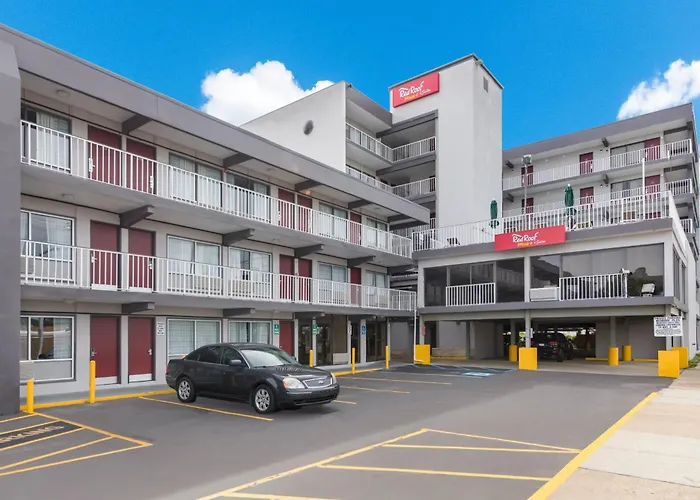 Red Roof Plus & Suites Virginia Beach - Seaside